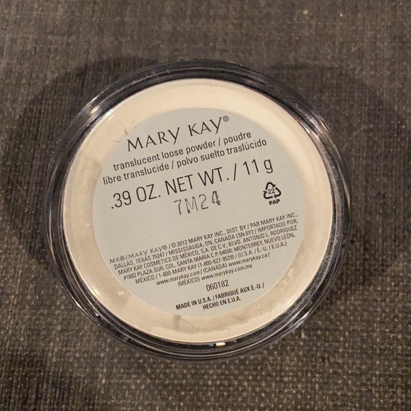 Mary Kay Translucent Loose Powder - Picture 3 of 4